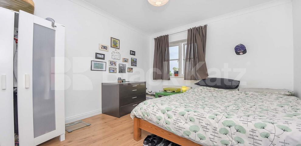 			LET , 2 Bedroom, 1 bath, 1 reception Apartment			 Hunter Court, Herbert Mews, Brixton 